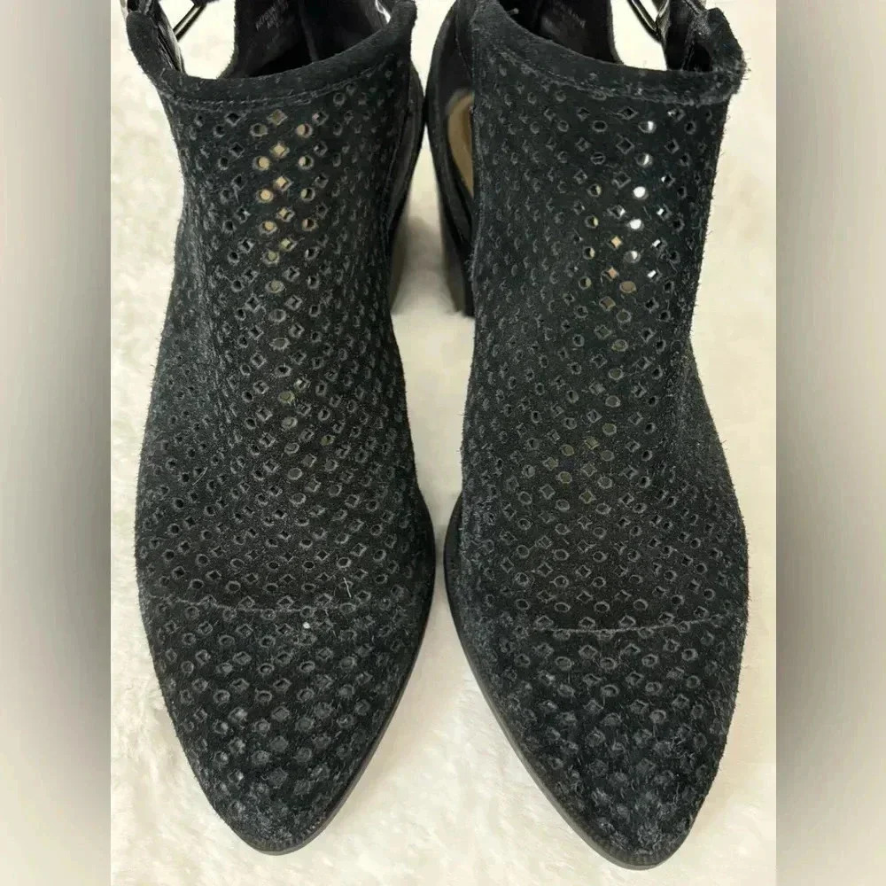 Y2K Grace Anne Black Suede Buckle Perforated Heeled Booties Boots Anne Klein 90s - Picture 15 of 16